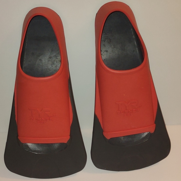 TYR Burner Red Swim Fins - Picture 1 of 9